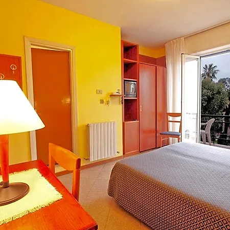 Hotel Capri 3*